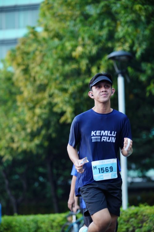 Race photo from KEMLU RUN 2025