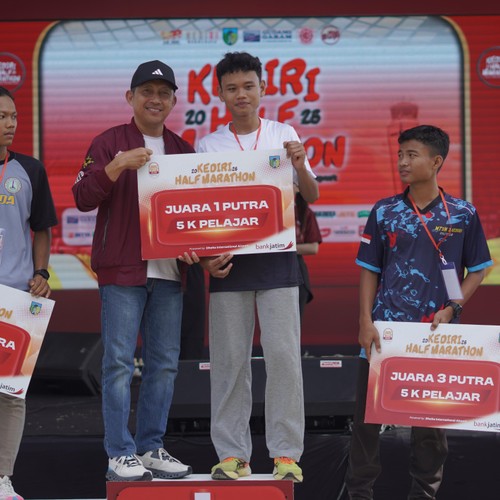 Race photo from KEDIRI HALF MARATHON 2026