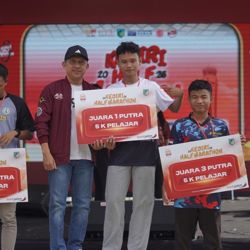 Race photo from KEDIRI HALF MARATHON 2026