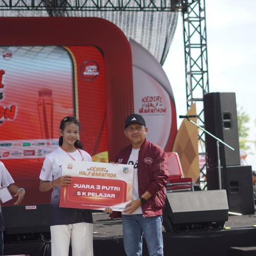 Race photo from KEDIRI HALF MARATHON 2026