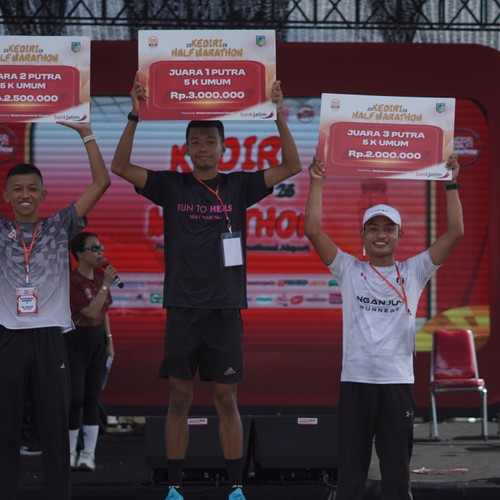 Race photo from KEDIRI HALF MARATHON 2026