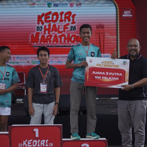 Race photo from KEDIRI HALF MARATHON 2026