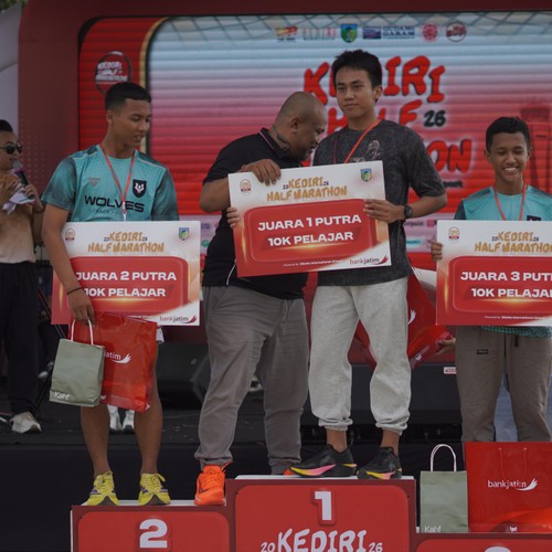 Race photo from KEDIRI HALF MARATHON 2026
