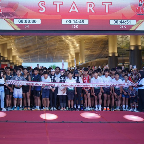 Race photo from KEDIRI HALF MARATHON 2026