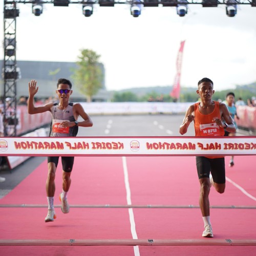 Race photo from KEDIRI HALF MARATHON 2026