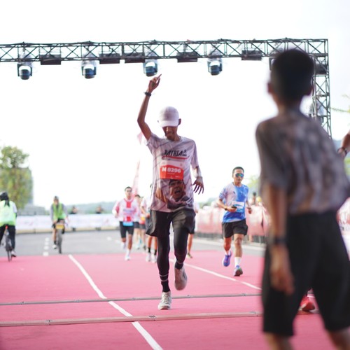Race photo from KEDIRI HALF MARATHON 2026