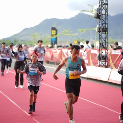 Race photo from KEDIRI HALF MARATHON 2026