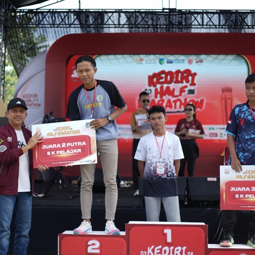 Race photo from KEDIRI HALF MARATHON 2026