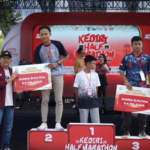 Race photo from KEDIRI HALF MARATHON 2026