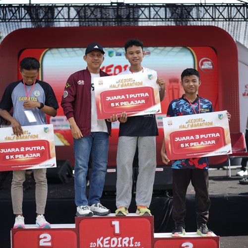 Race photo from KEDIRI HALF MARATHON 2026