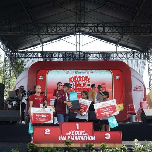 Race photo from KEDIRI HALF MARATHON 2026