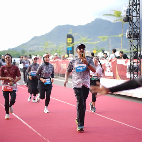 Race photo from KEDIRI HALF MARATHON 2026