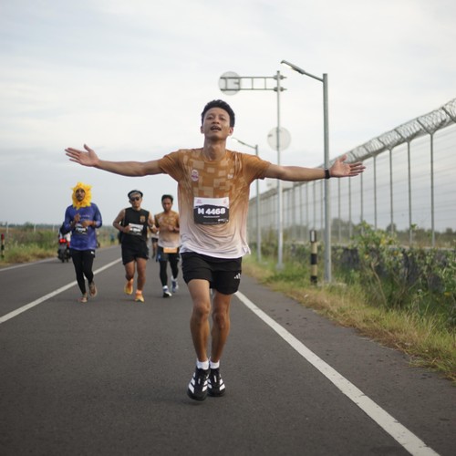 Race photo from KEDIRI HALF MARATHON 2026