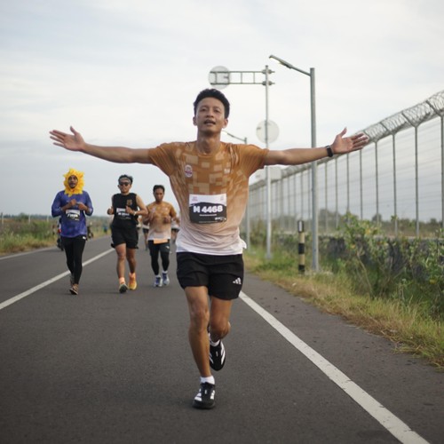 Race photo from KEDIRI HALF MARATHON 2026