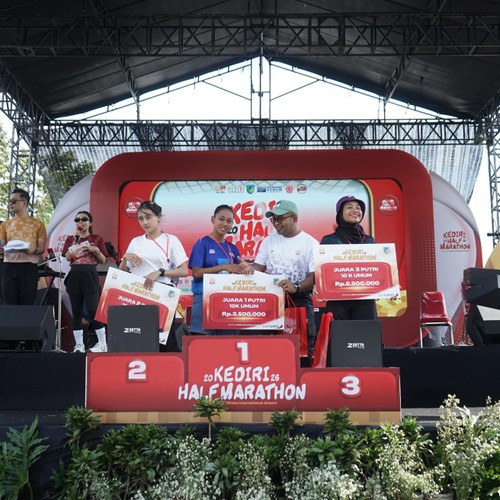 Race photo from KEDIRI HALF MARATHON 2026