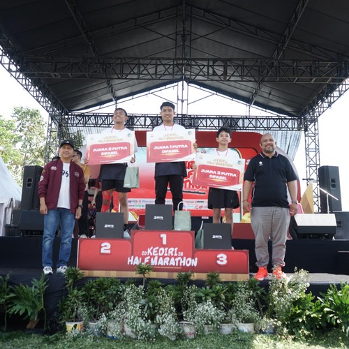 Race photo from KEDIRI HALF MARATHON 2026
