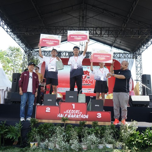 Race photo from KEDIRI HALF MARATHON 2026