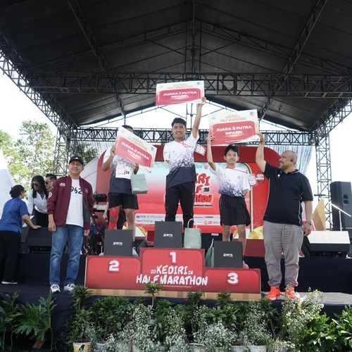 Race photo from KEDIRI HALF MARATHON 2026