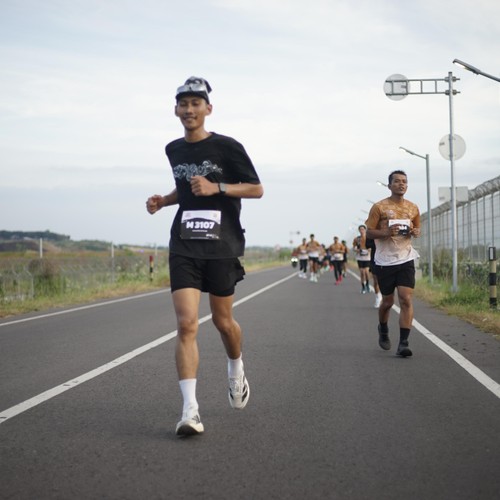 Race photo from KEDIRI HALF MARATHON 2026