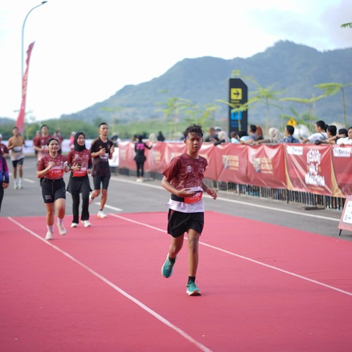 Race photo from KEDIRI HALF MARATHON 2026