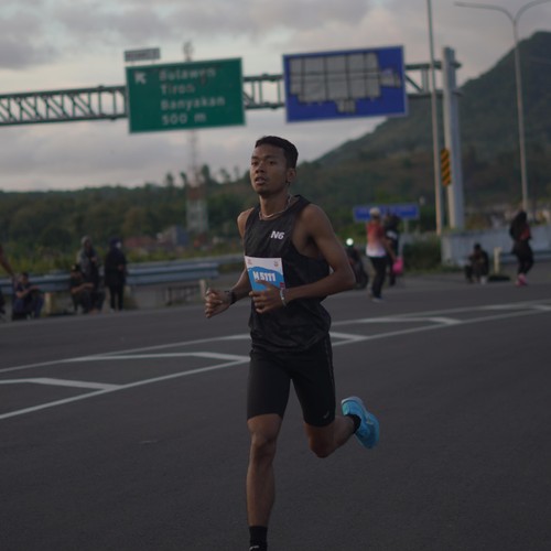Race photo from KEDIRI HALF MARATHON 2026