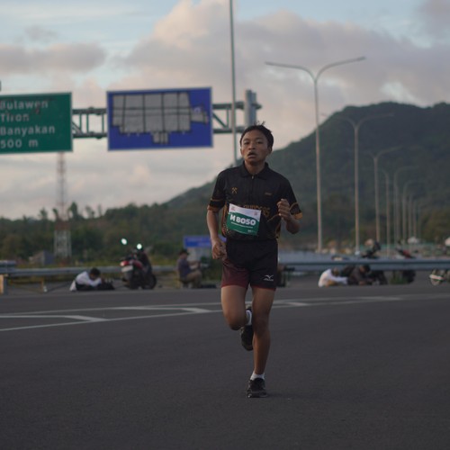 Race photo from KEDIRI HALF MARATHON 2026