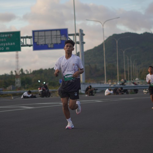 Race photo from KEDIRI HALF MARATHON 2026