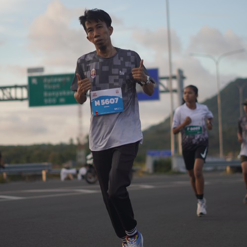 Race photo from KEDIRI HALF MARATHON 2026