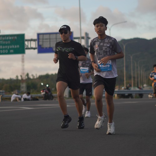 Race photo from KEDIRI HALF MARATHON 2026