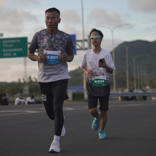 Race photo from KEDIRI HALF MARATHON 2026