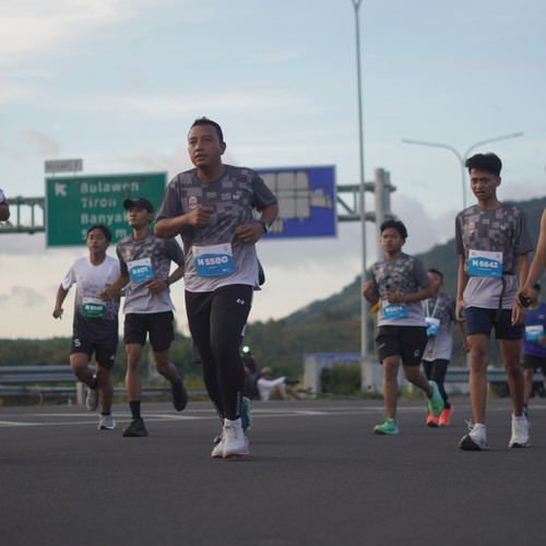Race photo from KEDIRI HALF MARATHON 2026