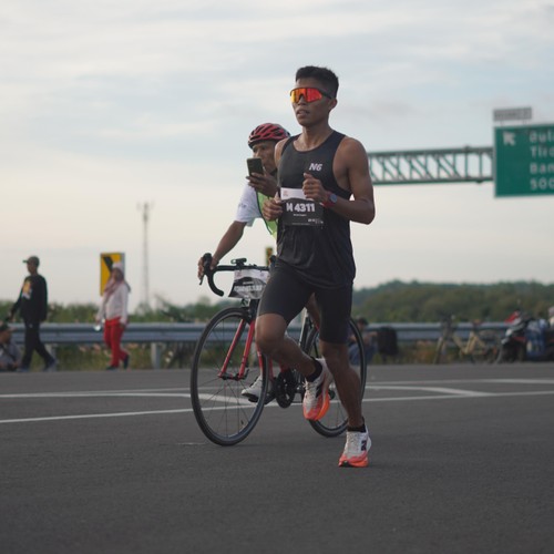 Race photo from KEDIRI HALF MARATHON 2026