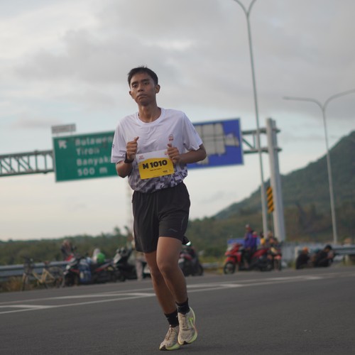 Race photo from KEDIRI HALF MARATHON 2026