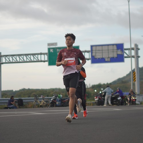 Race photo from KEDIRI HALF MARATHON 2026