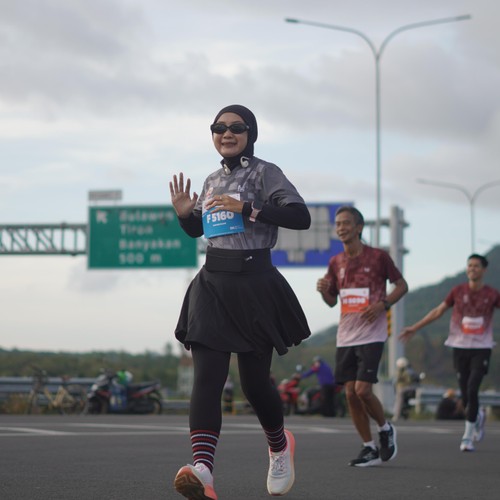 Race photo from KEDIRI HALF MARATHON 2026