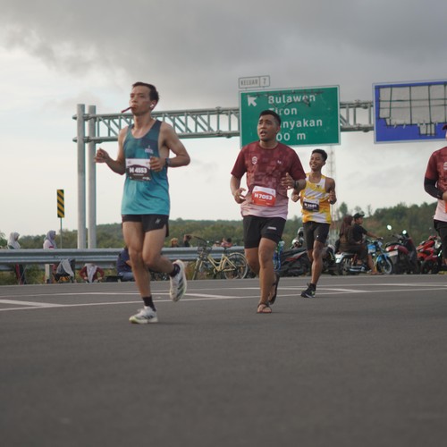 Race photo from KEDIRI HALF MARATHON 2026