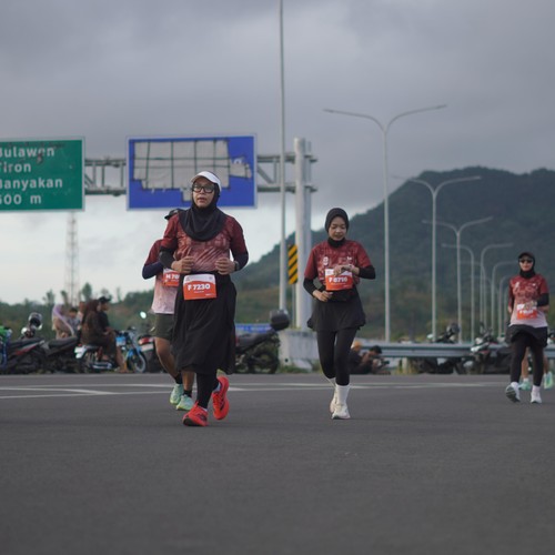 Race photo from KEDIRI HALF MARATHON 2026