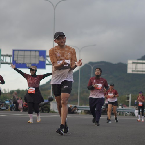 Race photo from KEDIRI HALF MARATHON 2026