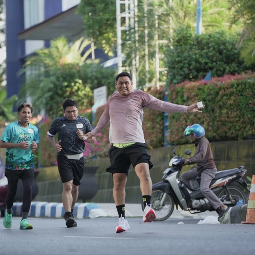 Race photo from VIBES AND STRENGTH CAMP ABR 2025
