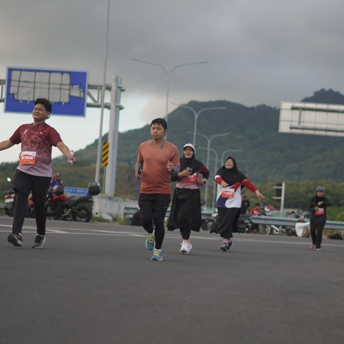 Race photo from KEDIRI HALF MARATHON 2026