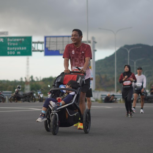 Race photo from KEDIRI HALF MARATHON 2026