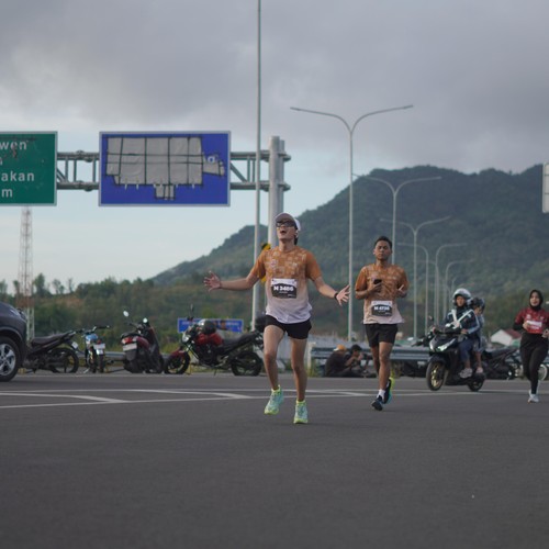 Race photo from KEDIRI HALF MARATHON 2026