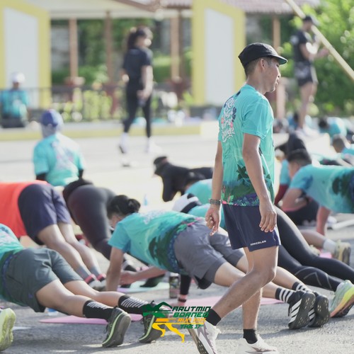 Race photo from VIBES AND STRENGTH CAMP ABR 2025