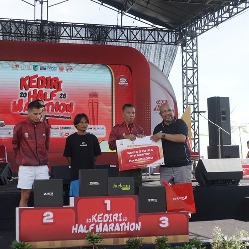 Race photo from KEDIRI HALF MARATHON 2026