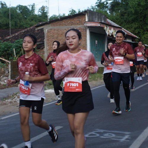 Race photo from KEDIRI HALF MARATHON 2026
