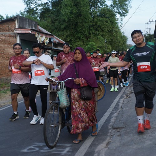 Race photo from KEDIRI HALF MARATHON 2026