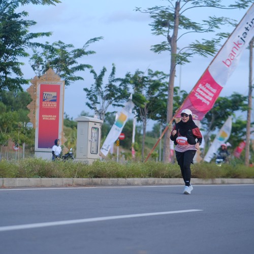 Race photo from KEDIRI HALF MARATHON 2026