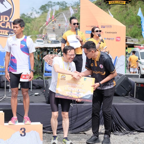 Race photo from KELUD VERTICAL CHALLENGE 2025