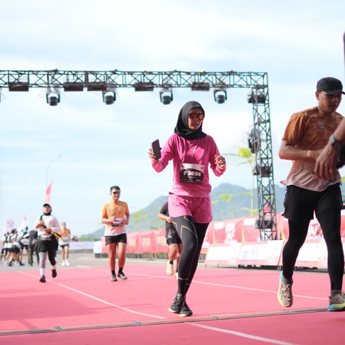 Race photo from KEDIRI HALF MARATHON 2026