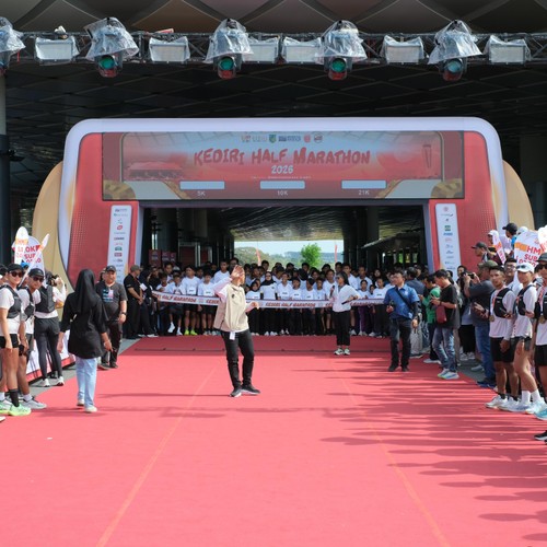 Race photo from KEDIRI HALF MARATHON 2026